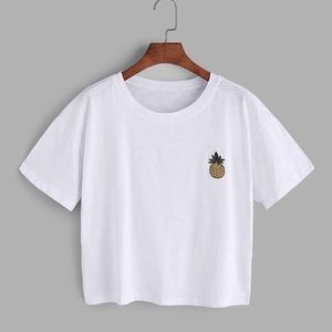White cropped t-shirt with pineapple patch